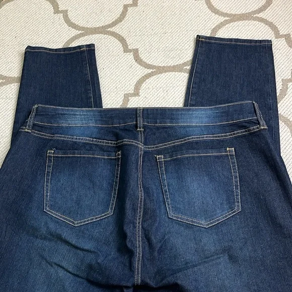 Torrid Curvy Skinny Dark Blue Denim Jeans, size 18 Extra Short - Picture 13 of 16
